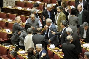 Πόσοι Βουλευτές Του ΣΥΡΙΖΑ Αγνόησαν Τον Τσίπρα Και Πήραν Βουλευτικό Αυτοκίνητο