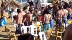 Ξύλο Και Καρεκλοπολεμος Στην Παραλία! Έγινε της «Κορέας» στο Ισραήλ! (βίντεο)